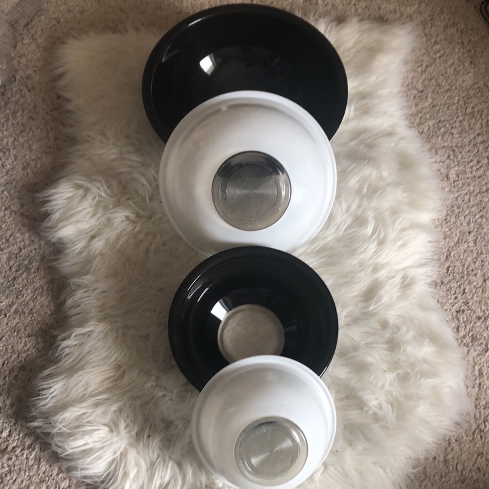 PYREX Black and White Nesting Vintage Mixing Bowl Set of 4